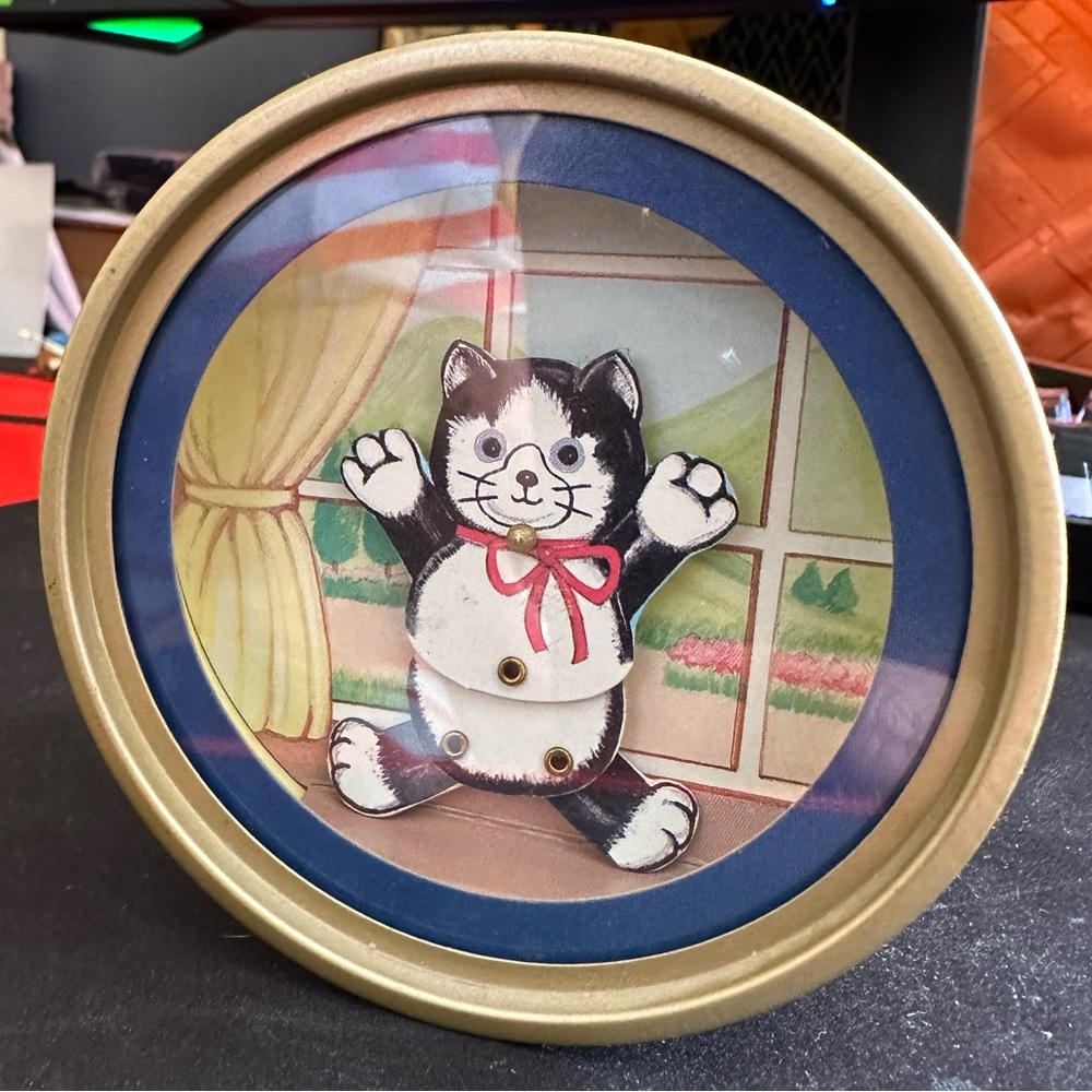 Vintage Otagiri musical cat
